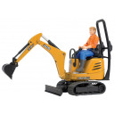 Mini pelleteuse JCB 8010 CTS et homme de chantier